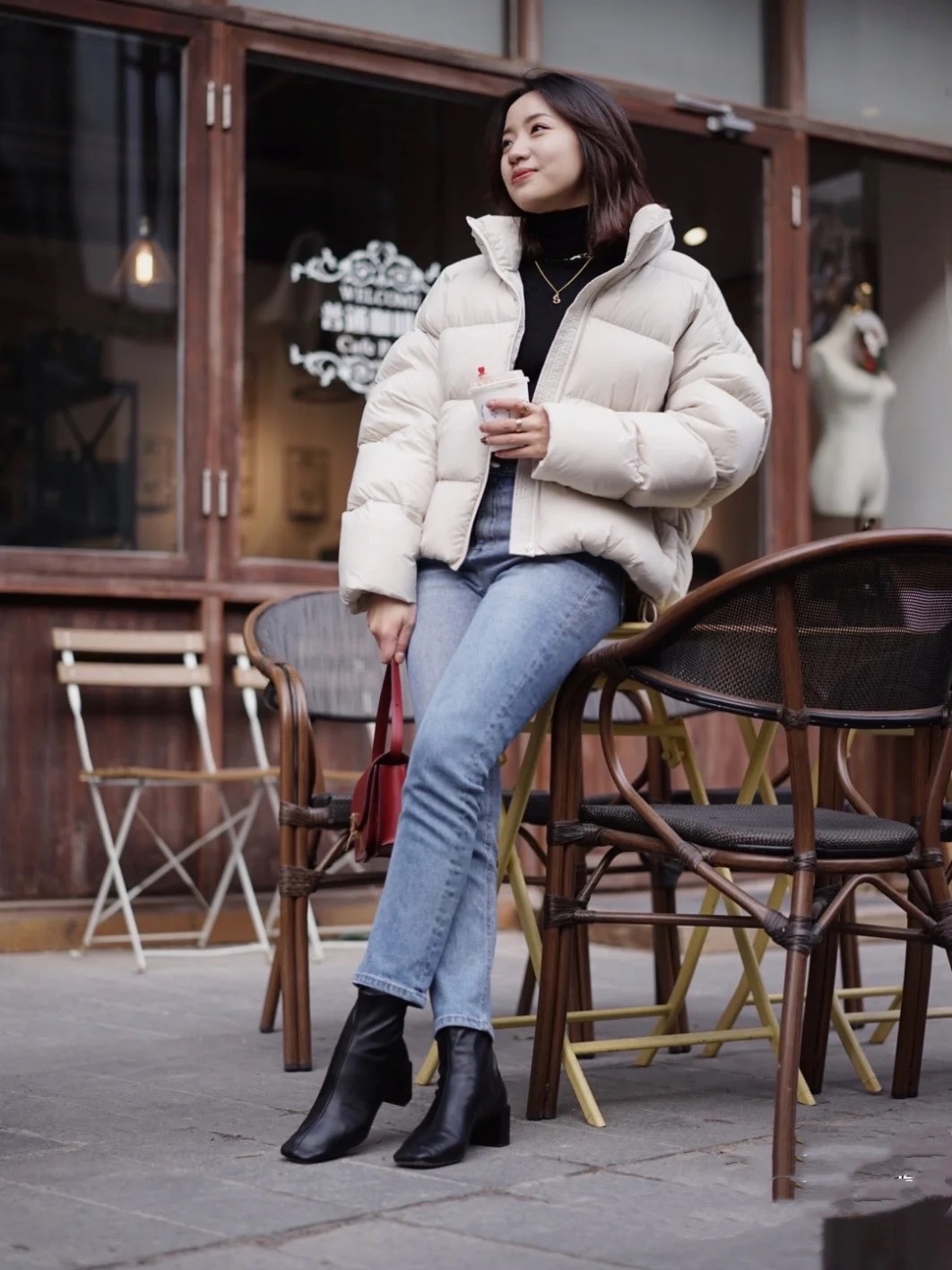 羽绒服洗完毛一坨,羽绒服洗完后一坨一坨的怎么恢复