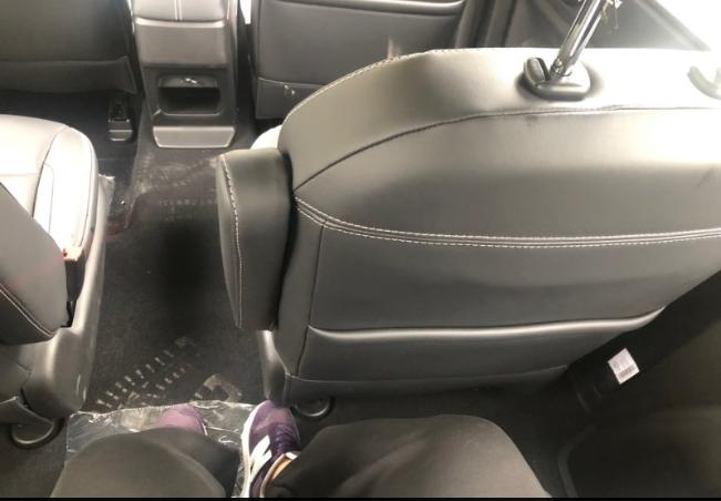 前年看车看到今年，借朋友车借到不好意思，咬牙提台宏光PLUS回家