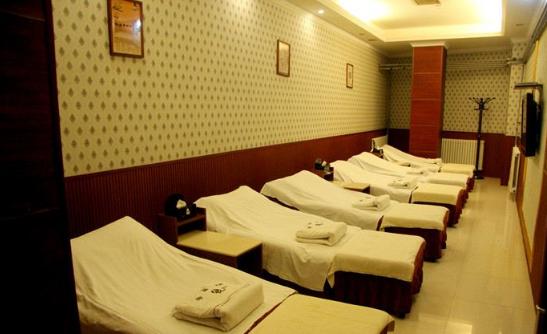 4张竹床4万元的启动资金，农村妹子从洗脚屋，到坐拥3亿身家