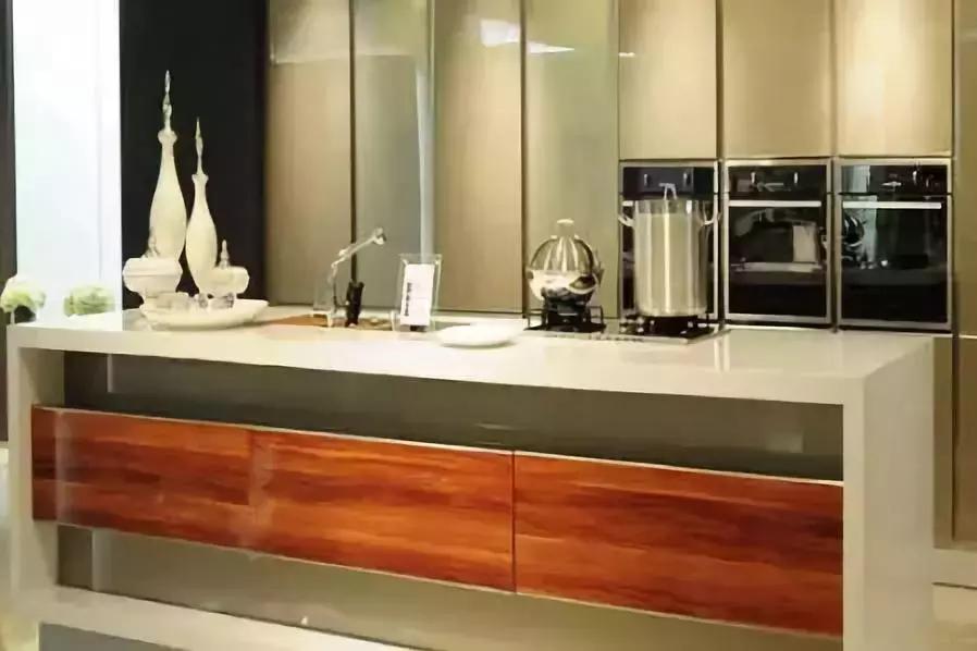 烤漆板材和防火板哪个好,防火板模压板和烤漆板的区别