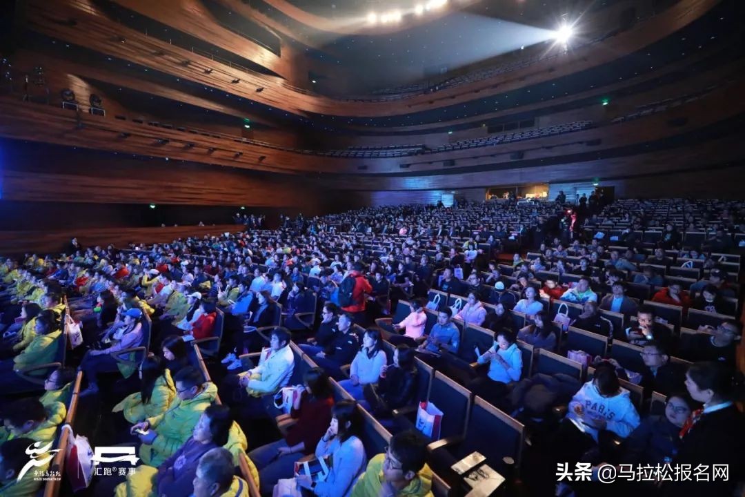 锡马2024完赛奖牌,2022锡马奖牌动图