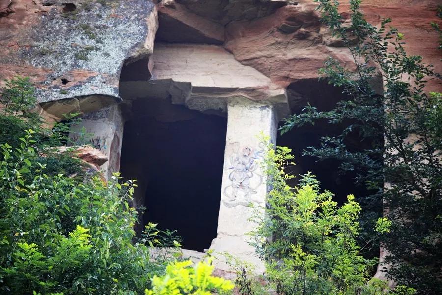 泾川罗汉洞书记,泾川罗汉洞坡传说