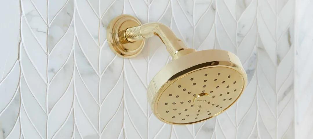 只花100块买的花洒，比依萍借钱那天的雨还大