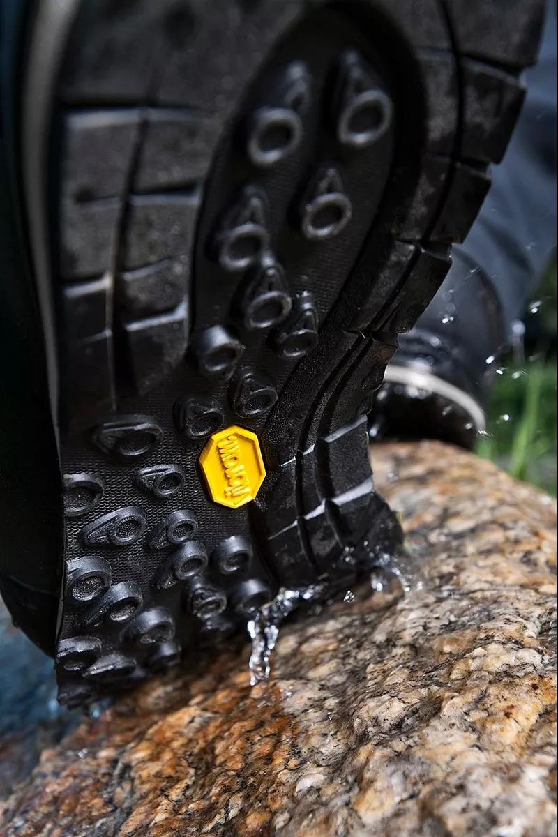 什么是v底鞋底,v底标志鞋底