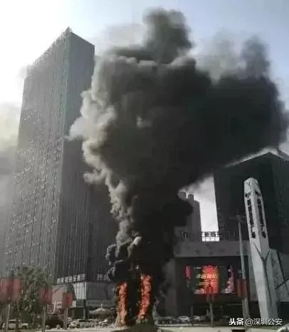 消防科普圣诞树着火怎么防,超火的圣诞树