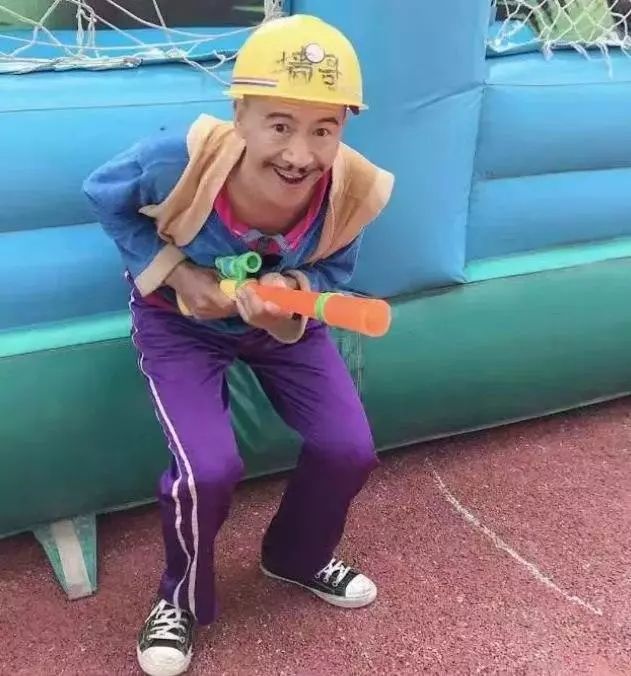 这就是90后爸爸带娃方式,爸爸的带娃方法是不是最好的