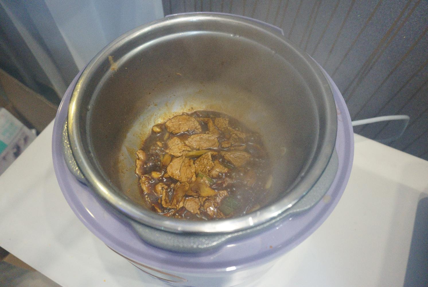 一锅两用双胆,一锅多用多功能的压力煲