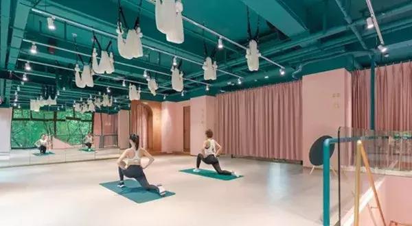 年轻女性服饰的消费,运动服饰的购买人群