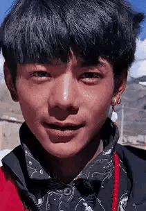 丁真男人装,丁真帅气的照片