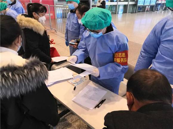 上海辛苦的志愿者,虹桥火车站志愿者的工作