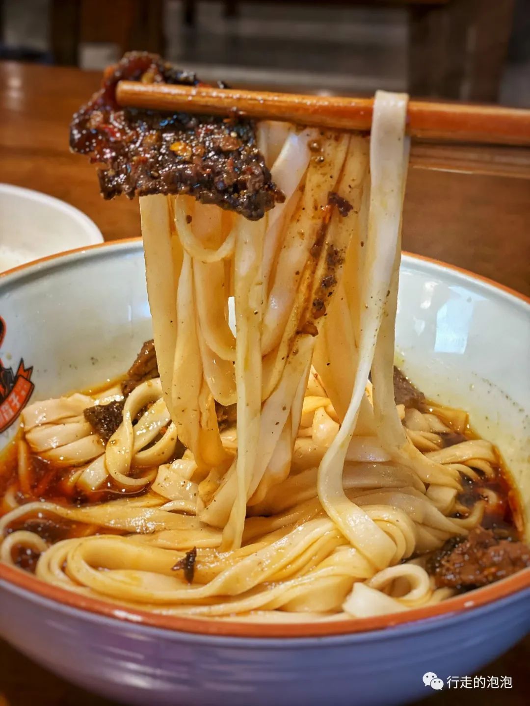 「岳阳攻略」被誉为“湖南夜宵扛把子”的烧烤城,还是小龙虾基地