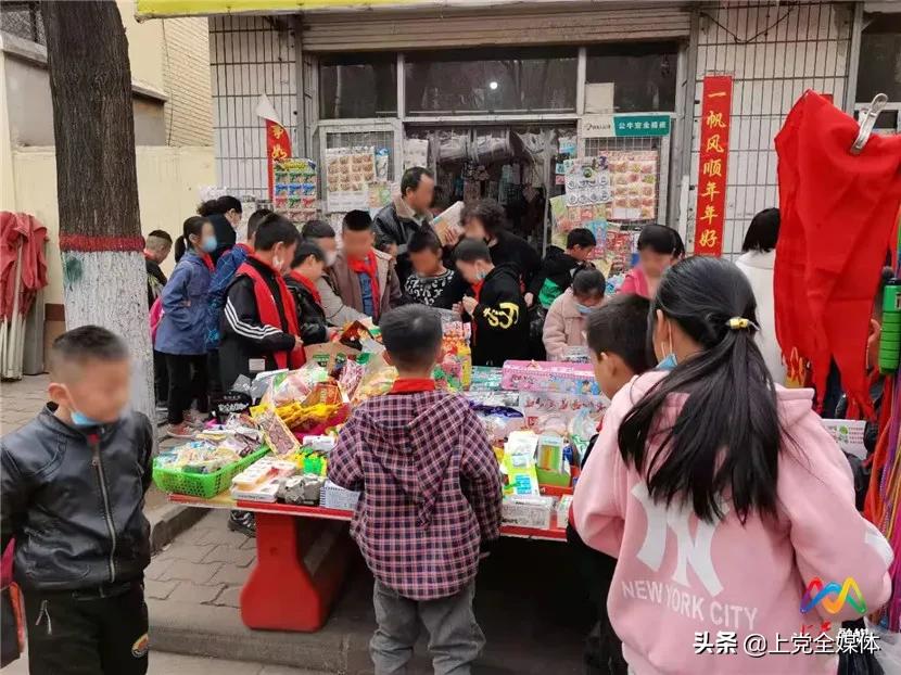 学校门口卖三无小食品的危害,校门口小食品安全吗