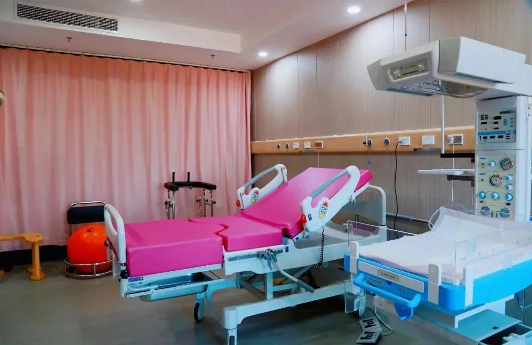 陪伴分娩照片,几张图片告诉你生二胎的区别