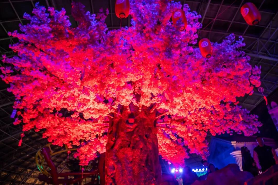 天津欢乐谷外面图片,天津欢乐谷2021万圣节灯光秀