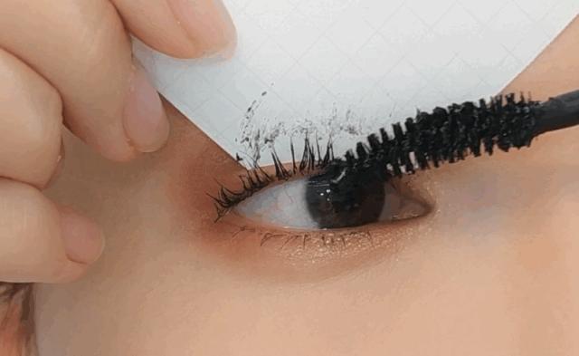 睫毛根部比较硬怎么画眼线,保姆级教程睫毛