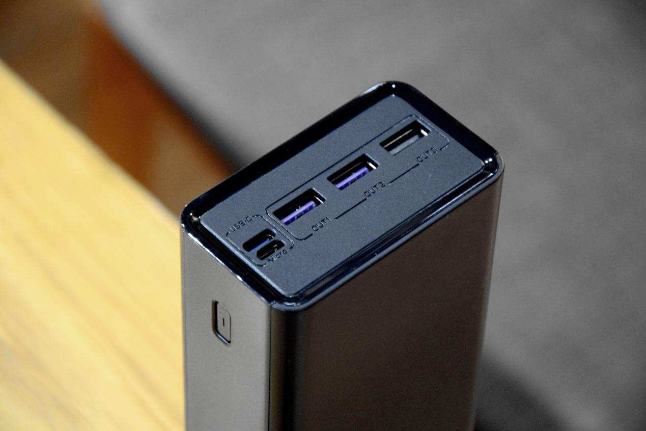 爱国者aigo移动电源充电宝,便携式储能电源好物不贵