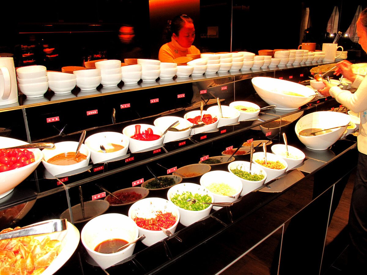 加盟旋转自助火锅得多少钱,锅掌门自助旋转火锅