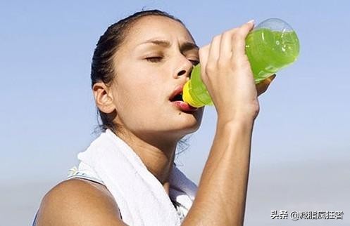 健身期间喝运动饮料，这可不是什么好的选择，它有5大缺点