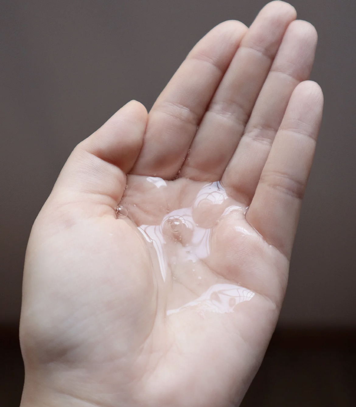 敷完面膜啥都不用反而皮肤更好,敷完面膜多久睡觉比较好