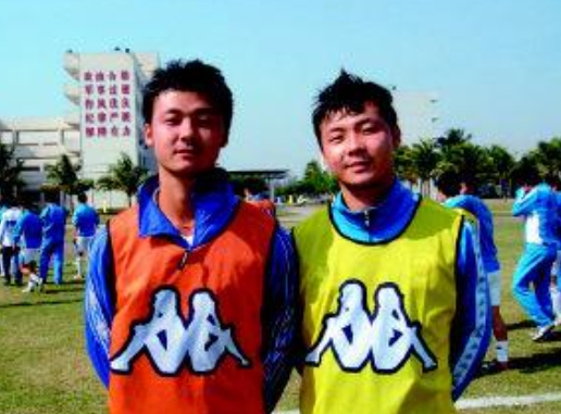 大连足球双胞胎,大连混血双胞胎兄弟