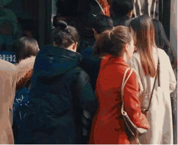 团伙勾结柜姐售卖lv,团伙勾结柜姐卖假lv