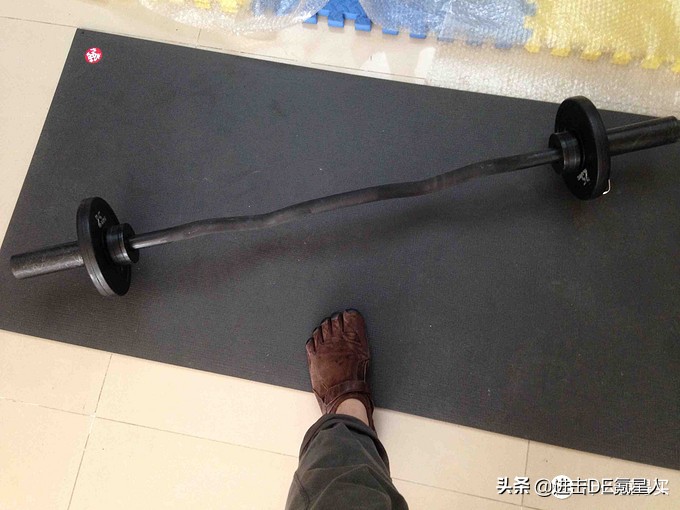 家庭最合适的健身设备,新手健身入门基础6大动作家庭版