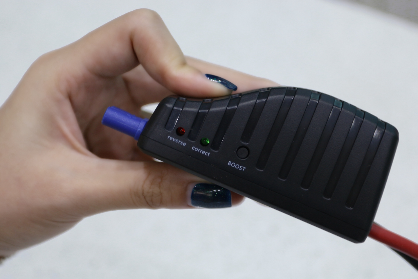 70迈汽车应急启动电源怎么使用,70迈汽车应急启动电源使用方法