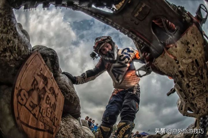 记得《攀登者》相机丢了的事吗？摄影在户外探险发展中的简史