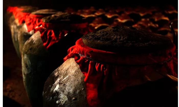 冒着严寒做酒的辛酸，只有酿酒工的才知道！