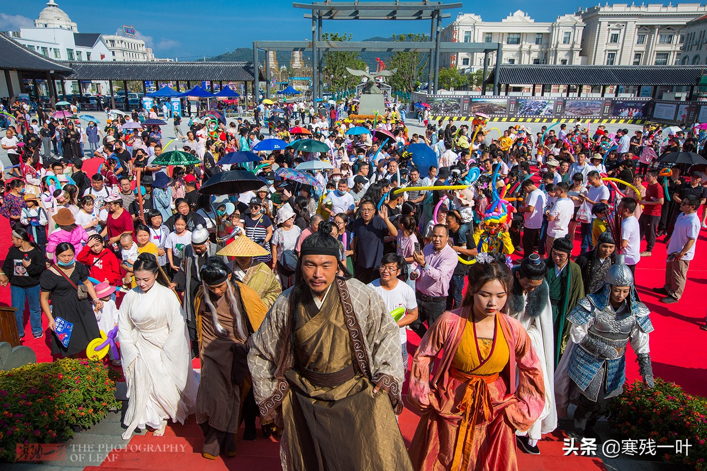 象山影视城景区人山人海,一起去看人山人海象山影视城