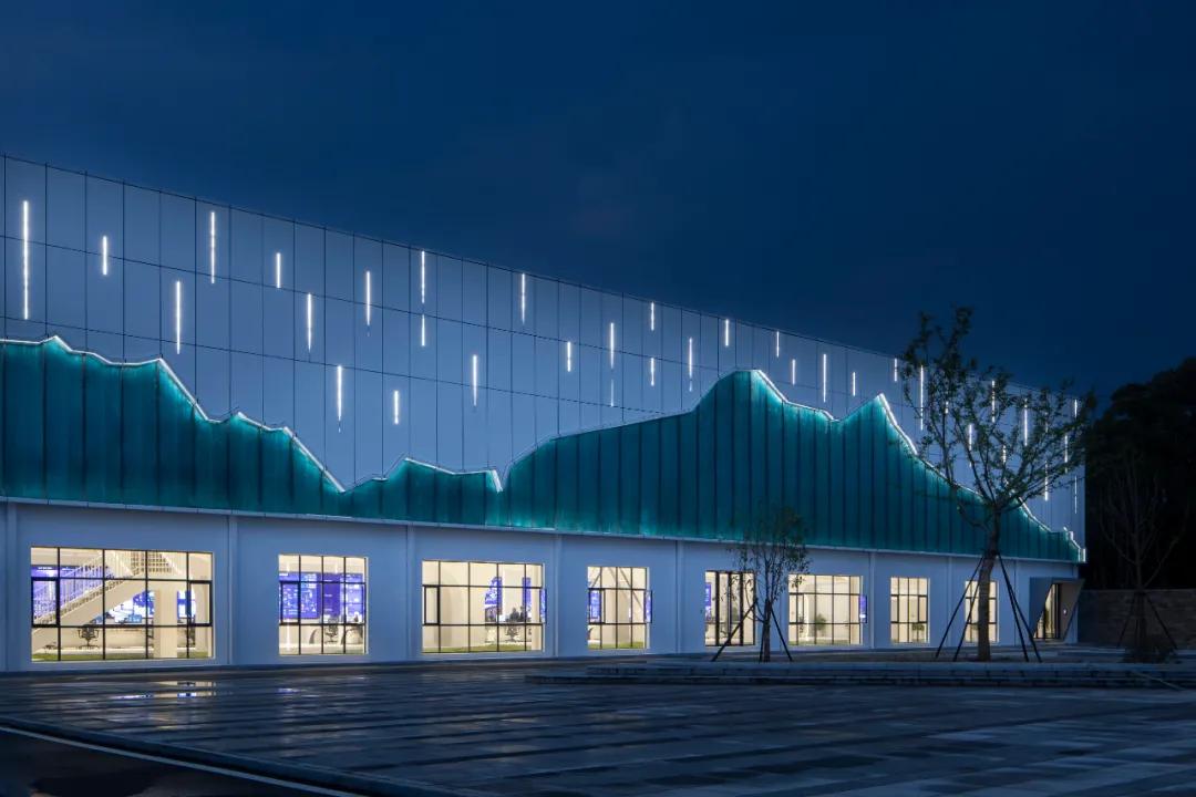 老厂房“变形”智慧矿山，PC插接板重塑幕墙美学设计