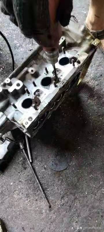 奥迪a8烧机油吗48v轻混,奥迪a8烧机油一千公里烧0.5正常吗