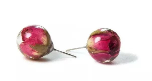 她31岁放弃北漂，回归自然，用枯枝败叶，打造了一个梦幻森林