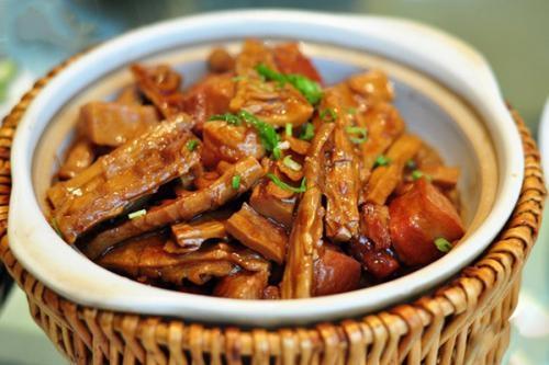 笋干烧肉这样做香而不腻酥烂入味,笋干烧肉喷香入味超级下饭