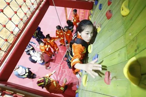 小小消防员体验感受,小小消防员的舞蹈