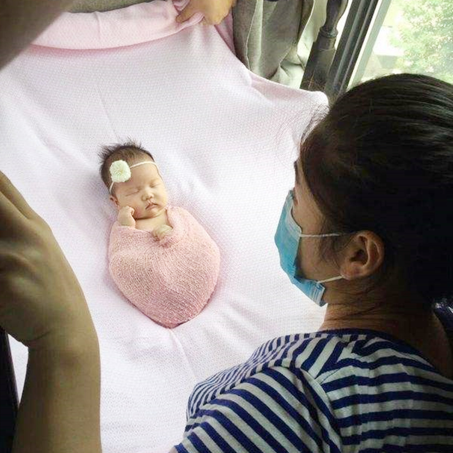 给宝宝拍满月照危害,为什么现在流行给宝宝拍满月照