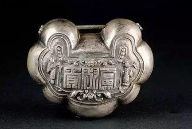 长命锁需要孩子一直戴着吗,小孩长命锁要一直戴着吗