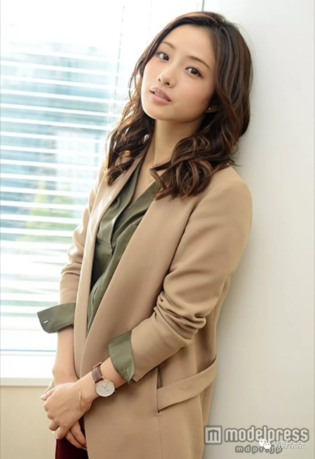 这个世界欠我,这个世界欠我一份快乐