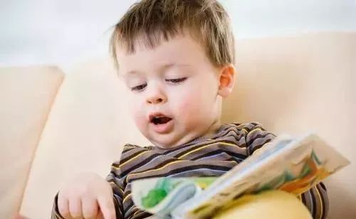 宝宝2岁说话结巴怎么纠正,2岁多的宝宝说话老是结巴怎么办