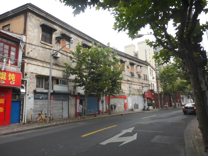 租界公园、跑狗场、卷烟厂，这条马路“活化石”太多