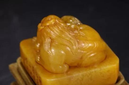 寿山田黄原石真品,怎么鉴别寿山田黄的品质