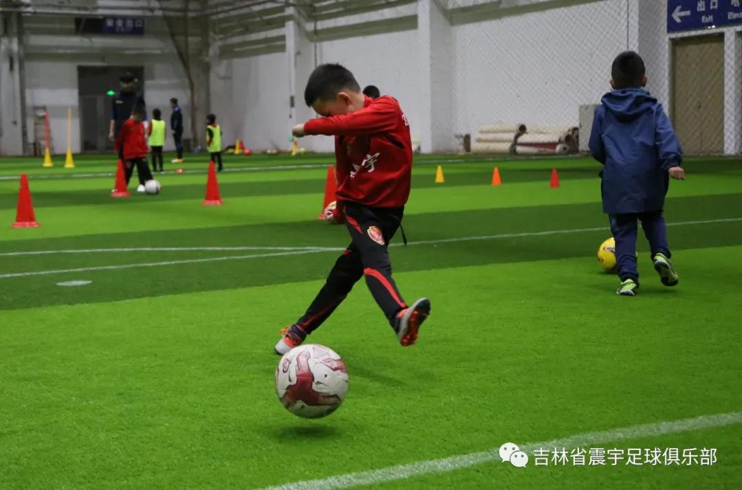 新奇之余,皆是寄望——震宇足球进驻农博园搏一搏室内足球场