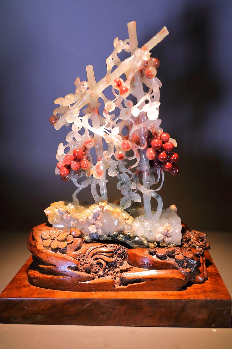 桂林鸡血玉精美配饰,天然玉石桂林鸡血玉鉴定