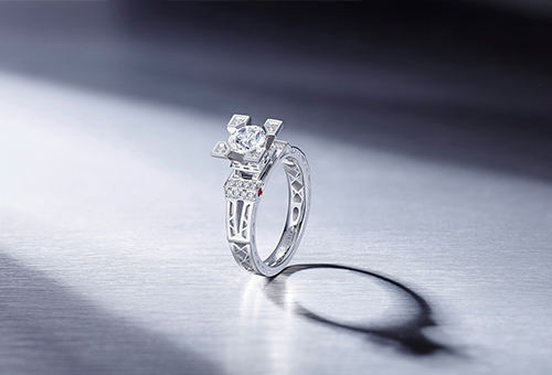 市面上一克拉的钻戒大概多少钱,钻石恒久远一颗永流传是哪一年的