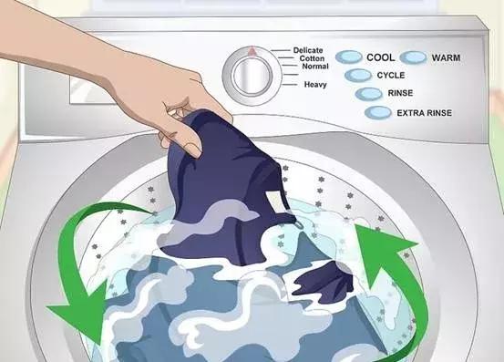 衣服上的粉底污渍如何去除