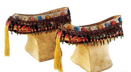 古人穿的精致的鞋子,古时候人们都穿什么鞋