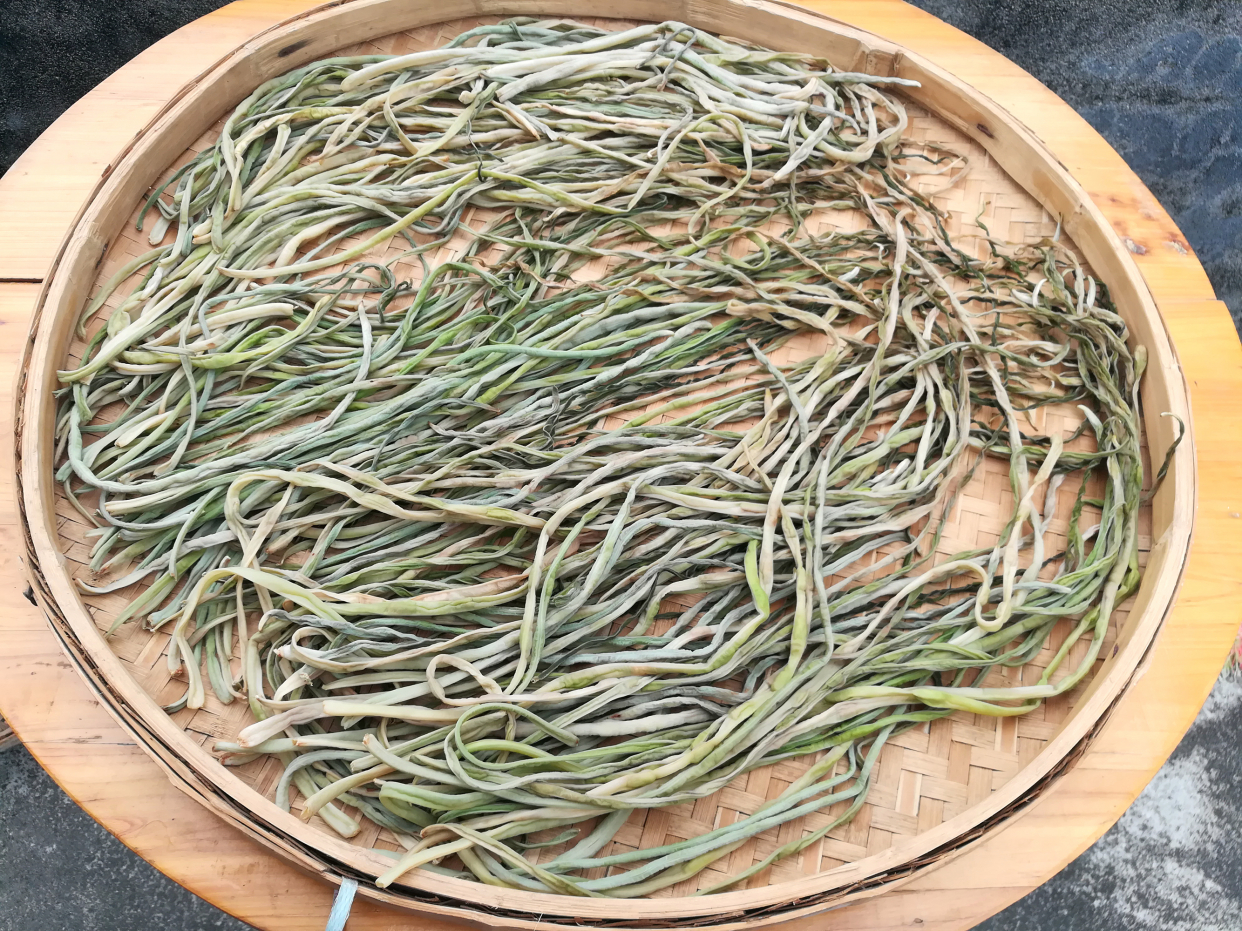 青菜晒干下饭菜,蔬菜焯水晾晒做成下饭菜