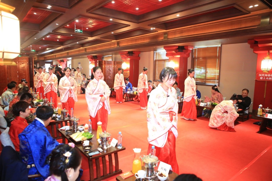 中国“火锅天团”走进江西海昏侯国,寻根汉代火锅文化之源