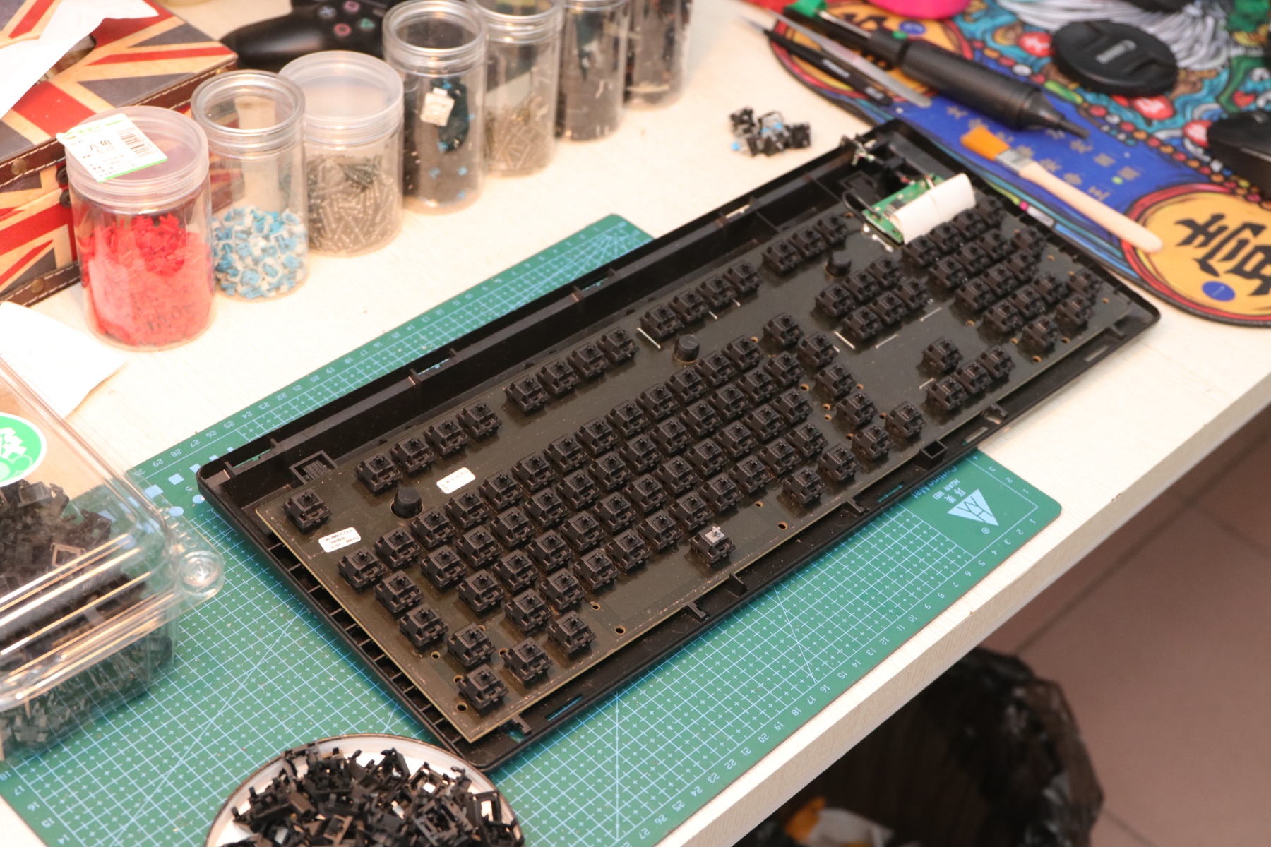 3494机械键盘,不到百元的青轴高颜值键盘