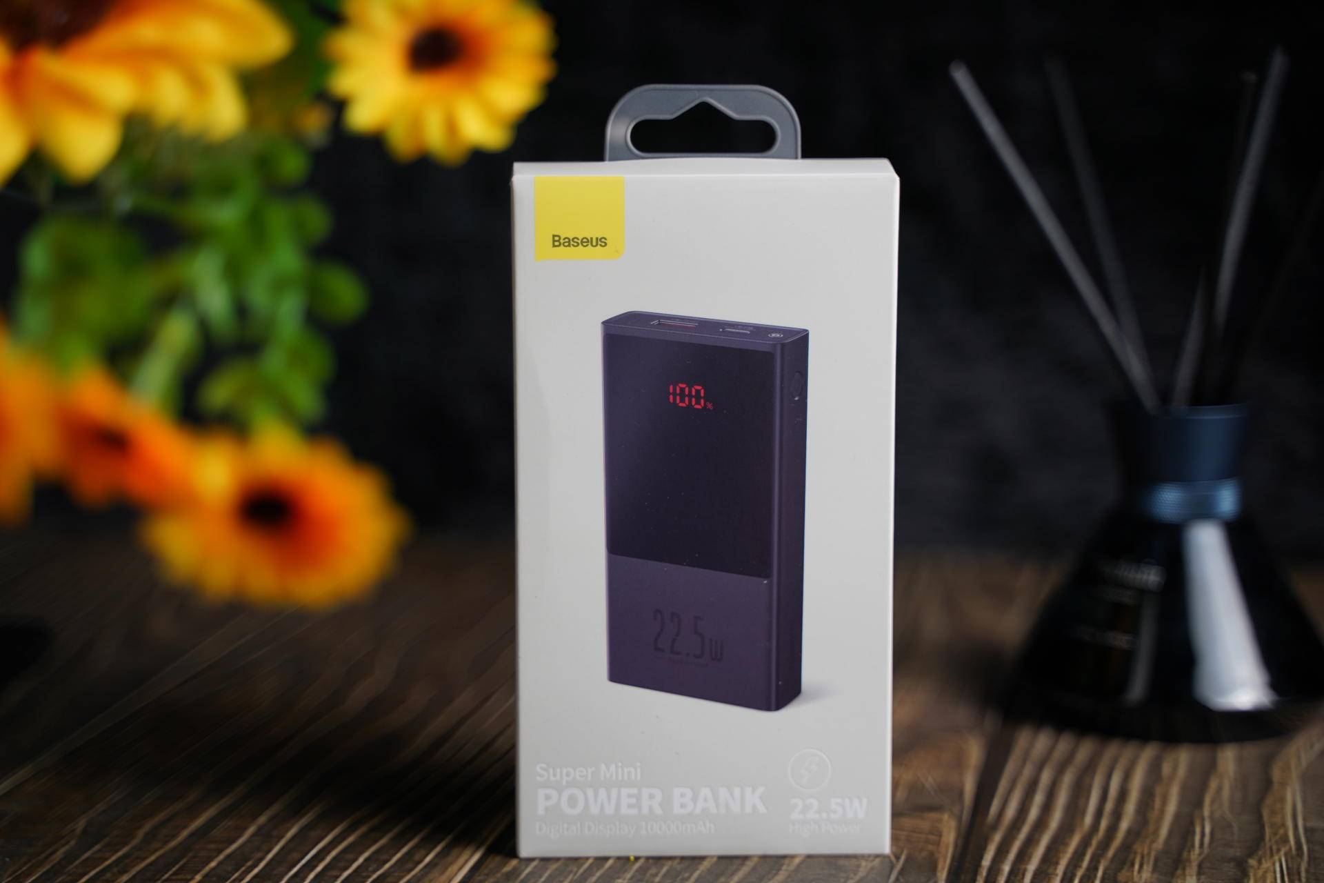 倍思66w快充充电宝实测,倍思65w双向快充自带线数显充电宝